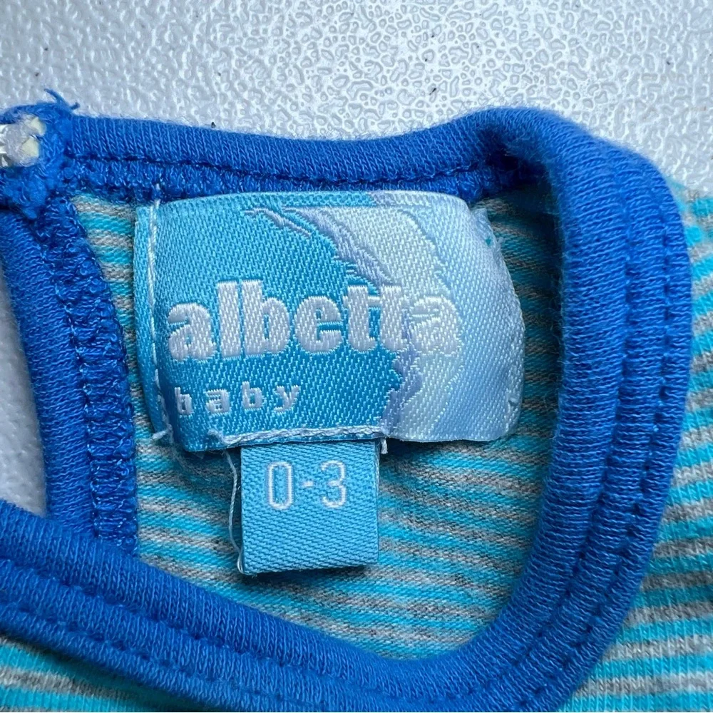 Albetta Blue Whale Short Sleeve One-Piece bodysuit‎ size 0-3 months